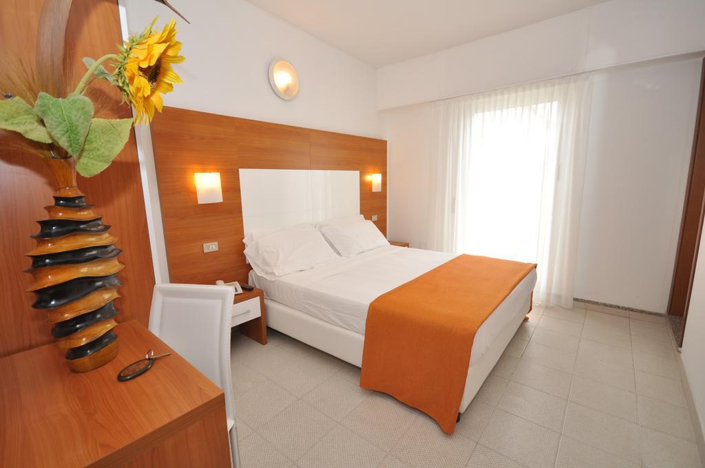 Hotel Adriatic&Beauty Rimini Szoba fotó